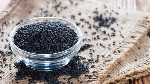 Cách trị tóc bạc sớm hiệu quả bằng mẹo dân gian
