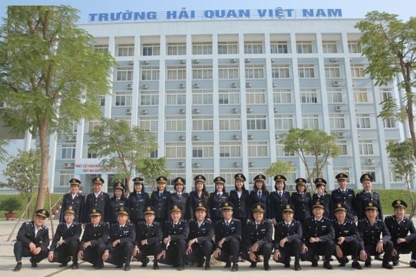 Trường hải quan Việt Nam có những khoa đào tạo nào